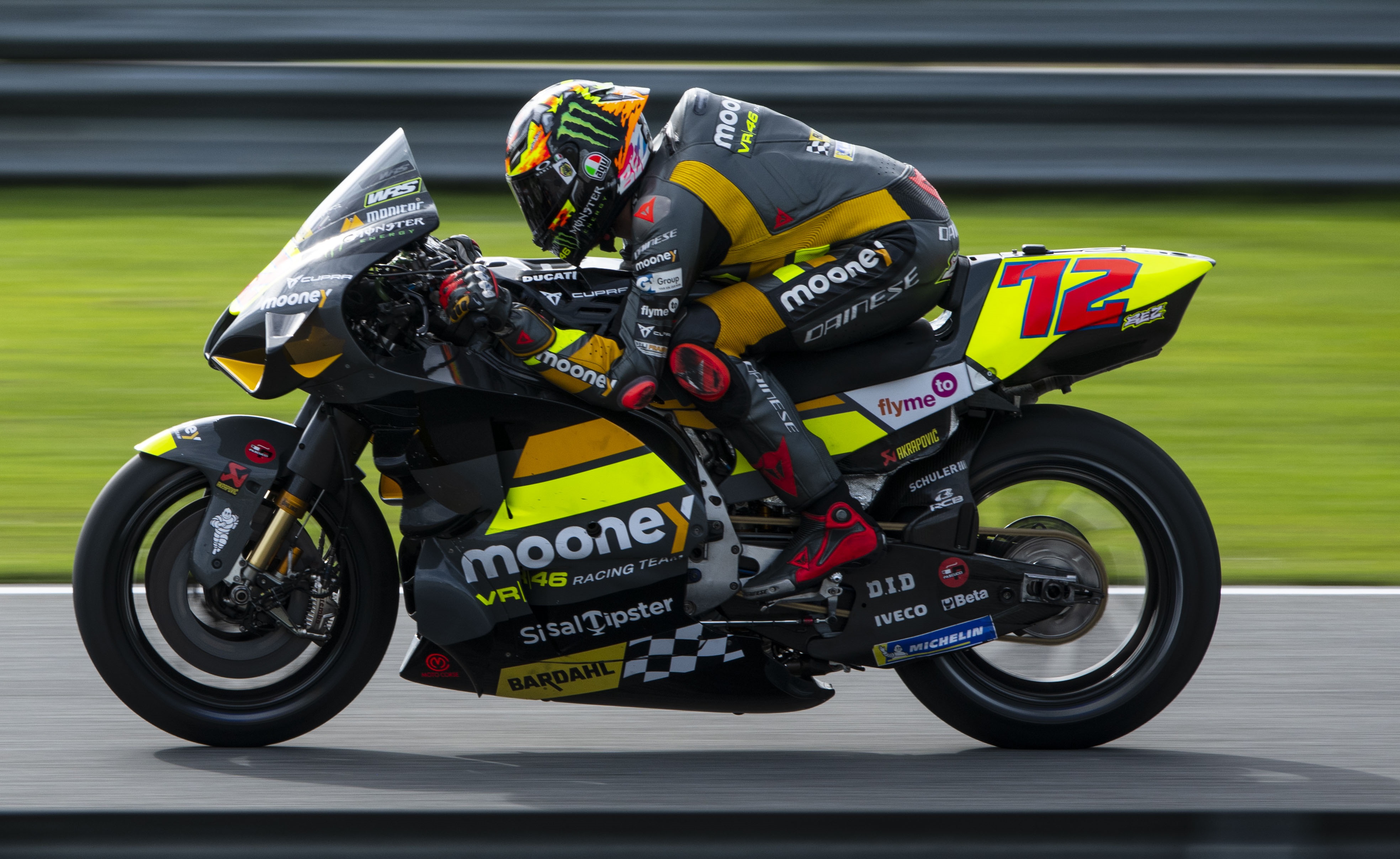 PISTA GP RRの視界と被り方で変わる景色